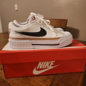 Nike Court legacy life